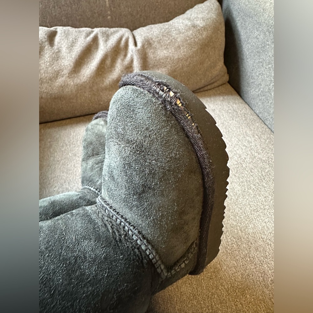 UGG Kids Black Furry Bailey Bow Boots Size 7 toddler - Picture 4 of 8